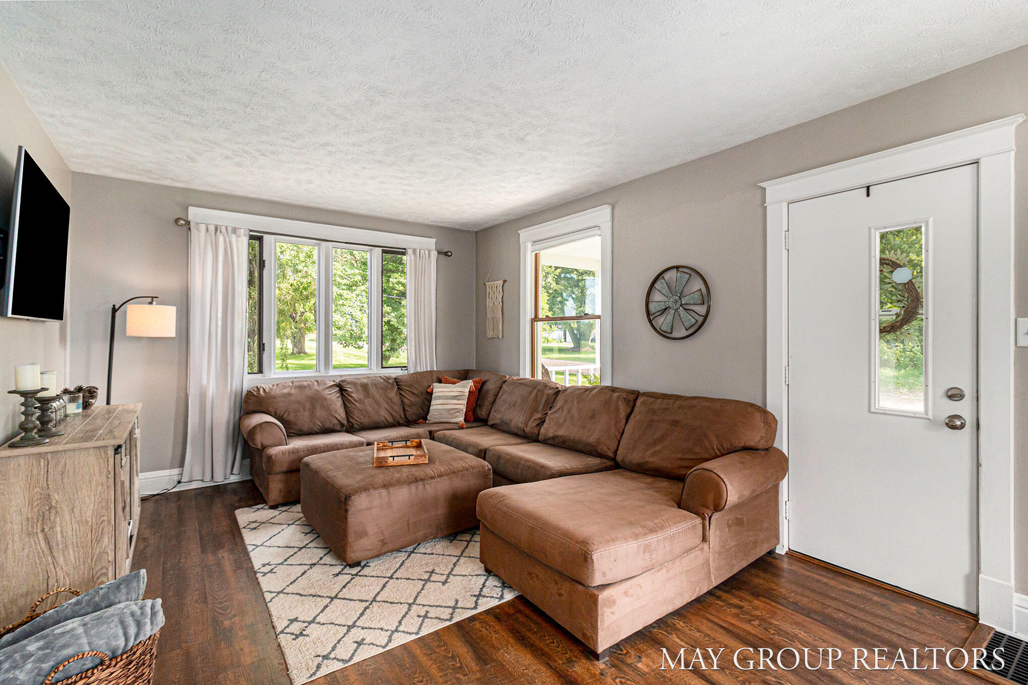 1124 Pinckney Road Saranac, MI 48881 - Photo 3 of 35 Living Area