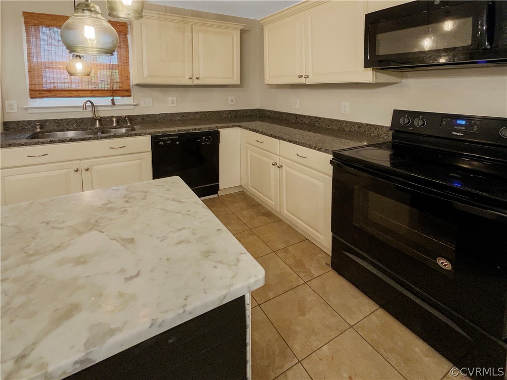 2433 Crystal Ridge Road Henrico, VA 23233 - Photo 9 of 20 Gallery Image 9