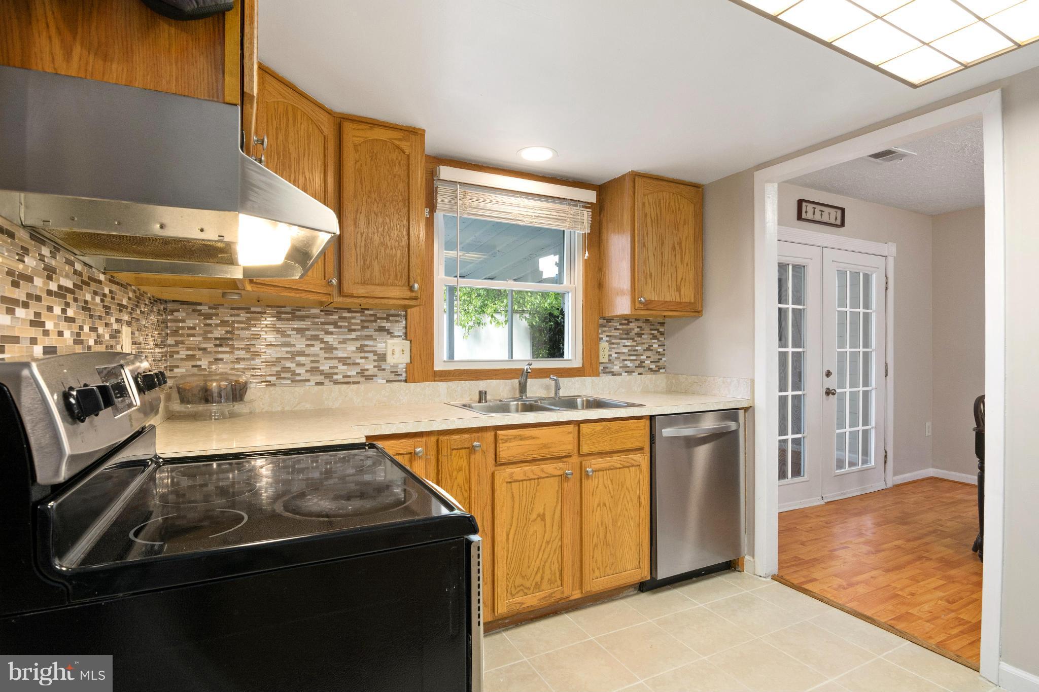 1327 Tenbrook Road Odenton, MD 21113 - Photo 3 of 29 Kitchen