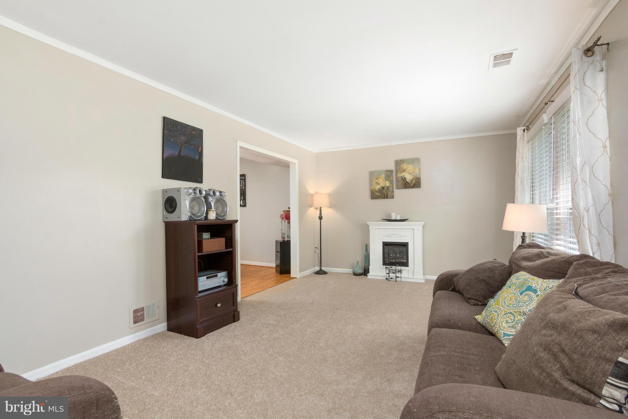 1327 Tenbrook Road Odenton, MD 21113 - Photo 7 of 29 Family Room
