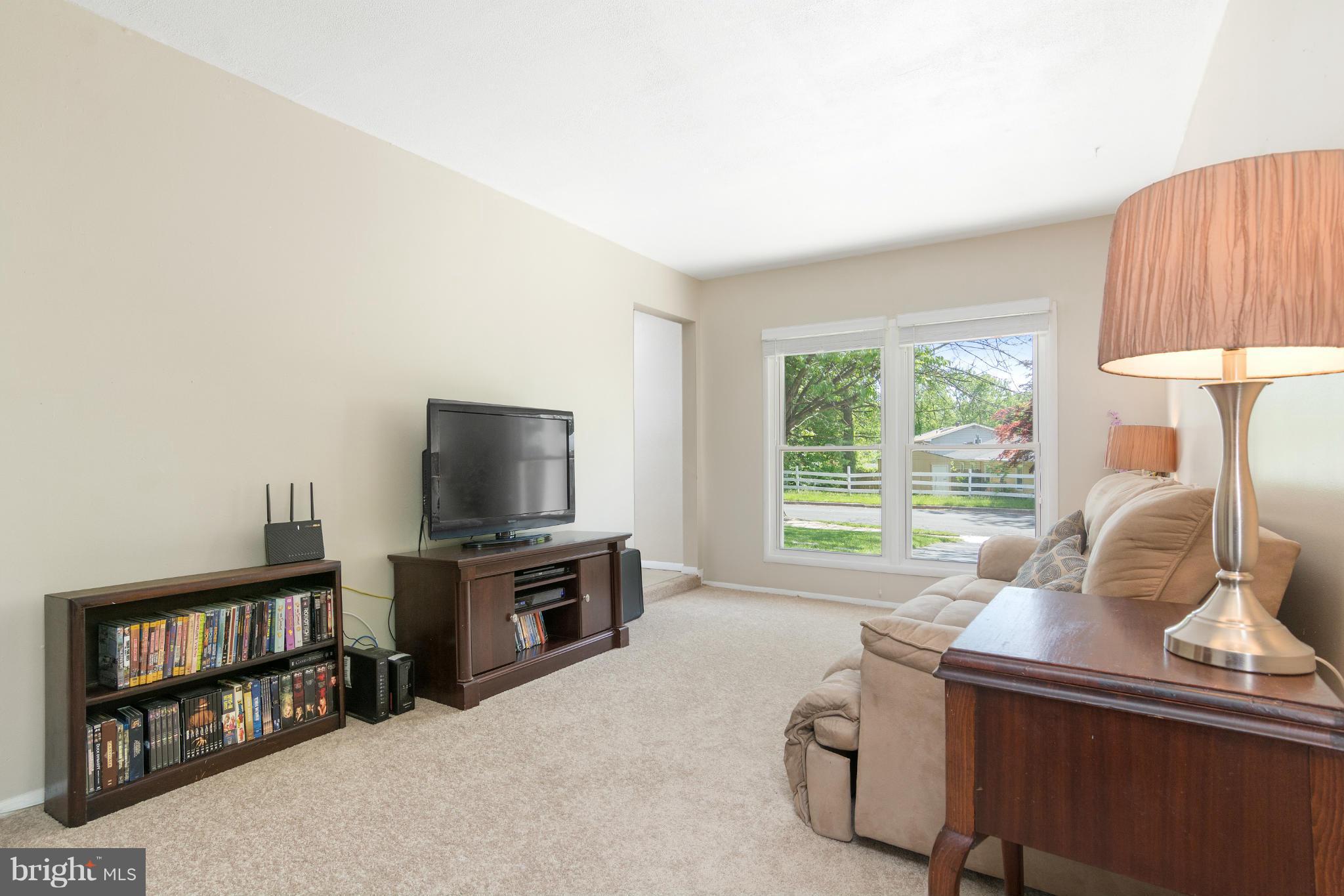 1327 Tenbrook Road Odenton, MD 21113 - Photo 10 of 29 Living Room