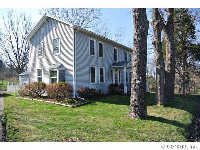 3043 Canandaigua Road Macedon, NY 14502 - Photo 1 of 1 Exterior Front circular drive
