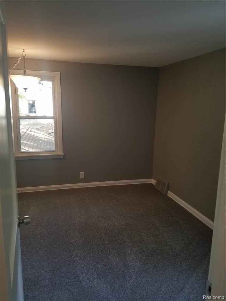 2180 Hampton Road Grosse Pointe, MI 48236 - Photo 27 of 37 20171019_113605 (1).jpg
