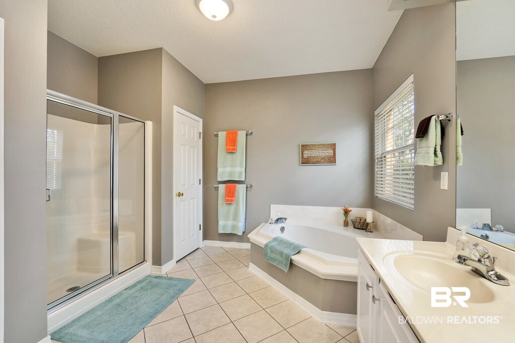 9546 Mosley Road Fairhope, AL 36532 - Photo 13 of 27 Master Bath