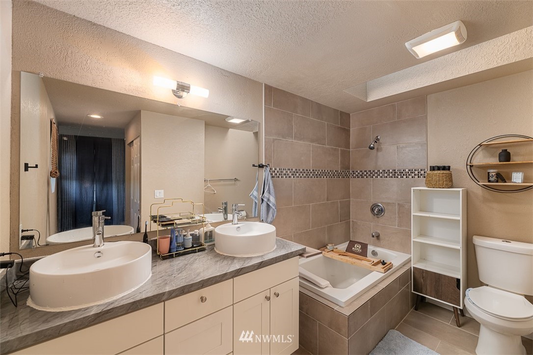 22611 12th Place West Bothell, WA 98021 - Photo 13 of 18