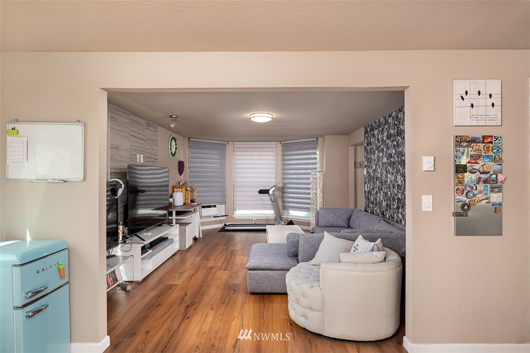 22611 12th Place West Bothell, WA 98021 - Photo 7 of 18