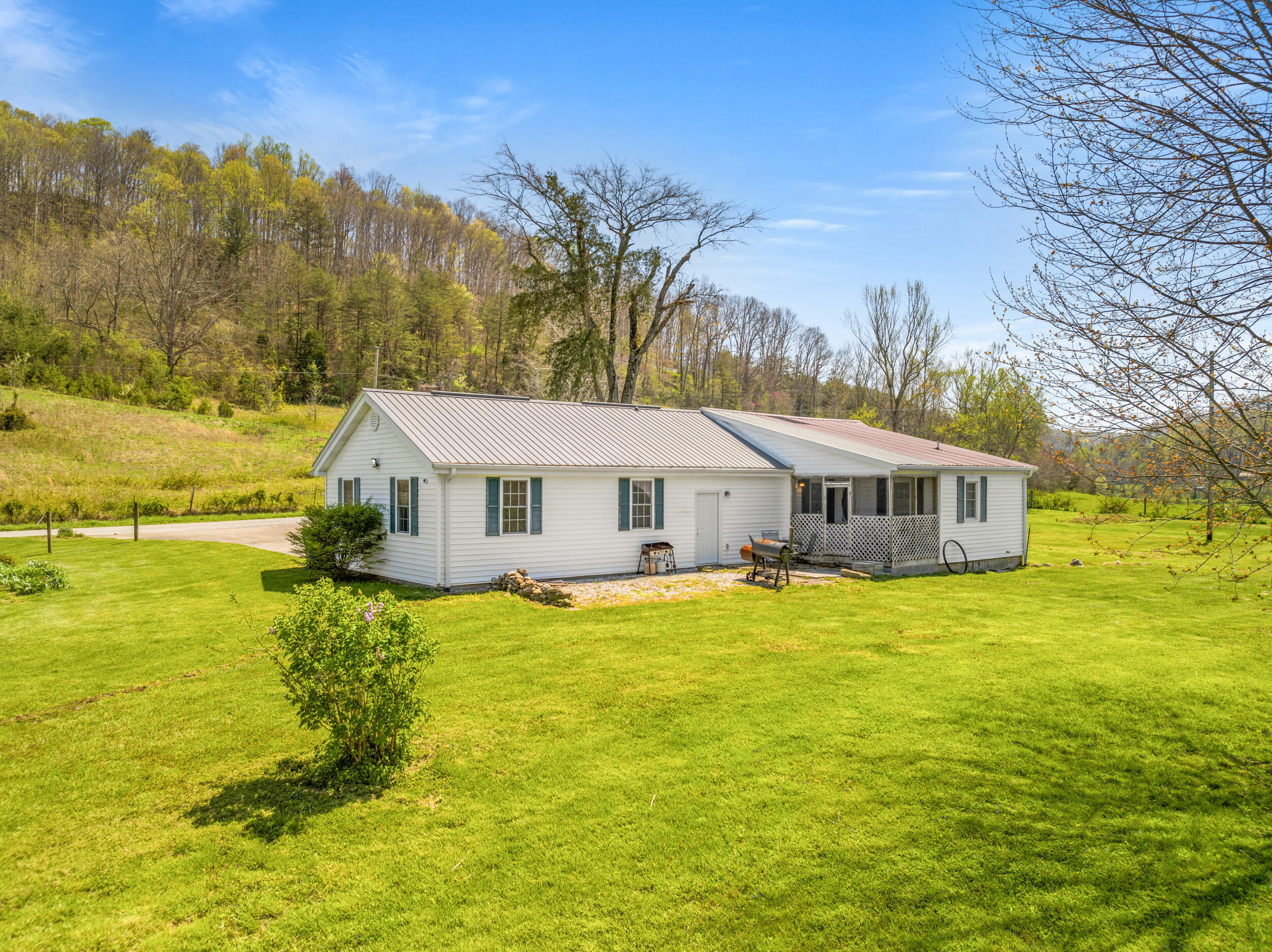 6473 Wildie Road Mount Vernon, KY 40456 - Photo 2 of 39 2_dji_0844