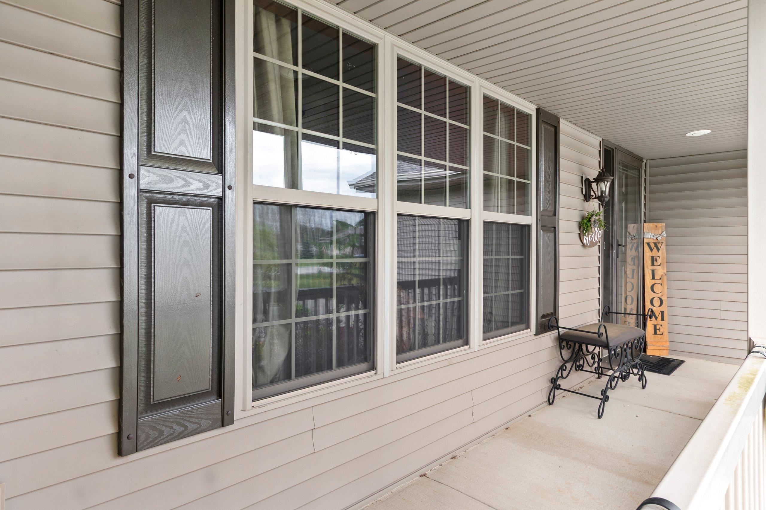 334 Falcon Circle Pulaski, WI 54162 - Photo 5 of 51