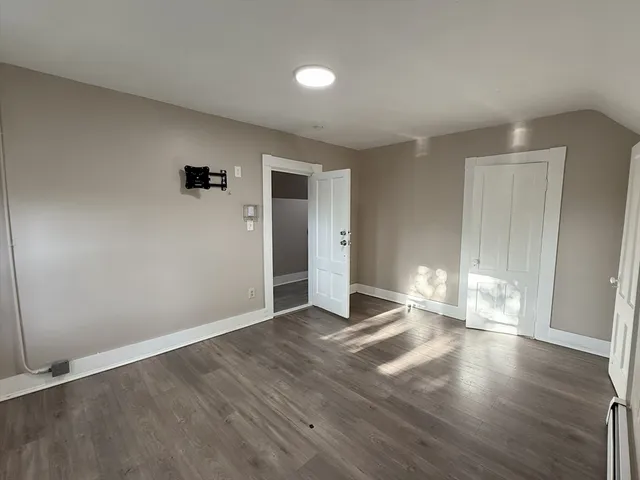 $2,100 | 4-6 Royal Street, Unit 3, Lawrence, MA 01841