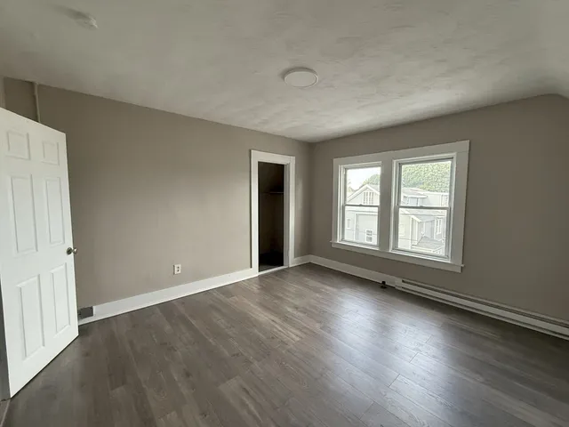 $2,100 | 4-6 Royal Street, Unit 3, Lawrence, MA 01841