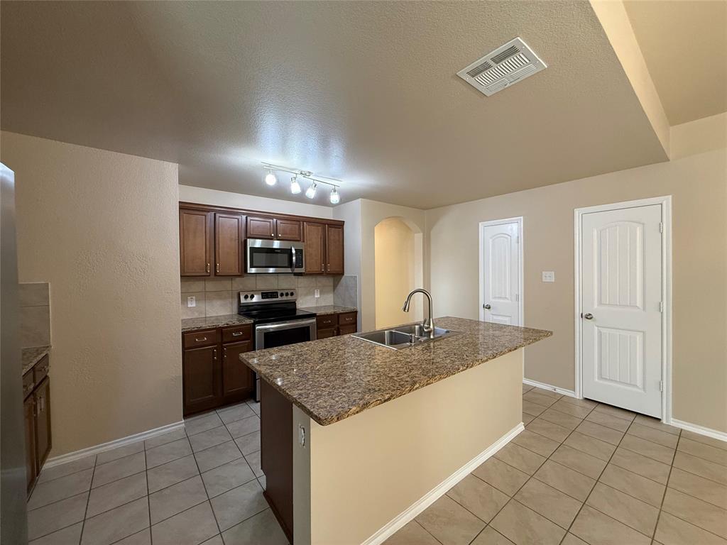 1408 Chrome Street Princeton, TX 75407 - Photo 4 of 18