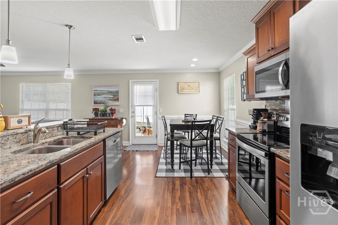 1202 Cypress Fall Circle Hinesville, GA 31313 - Photo 4 of 39