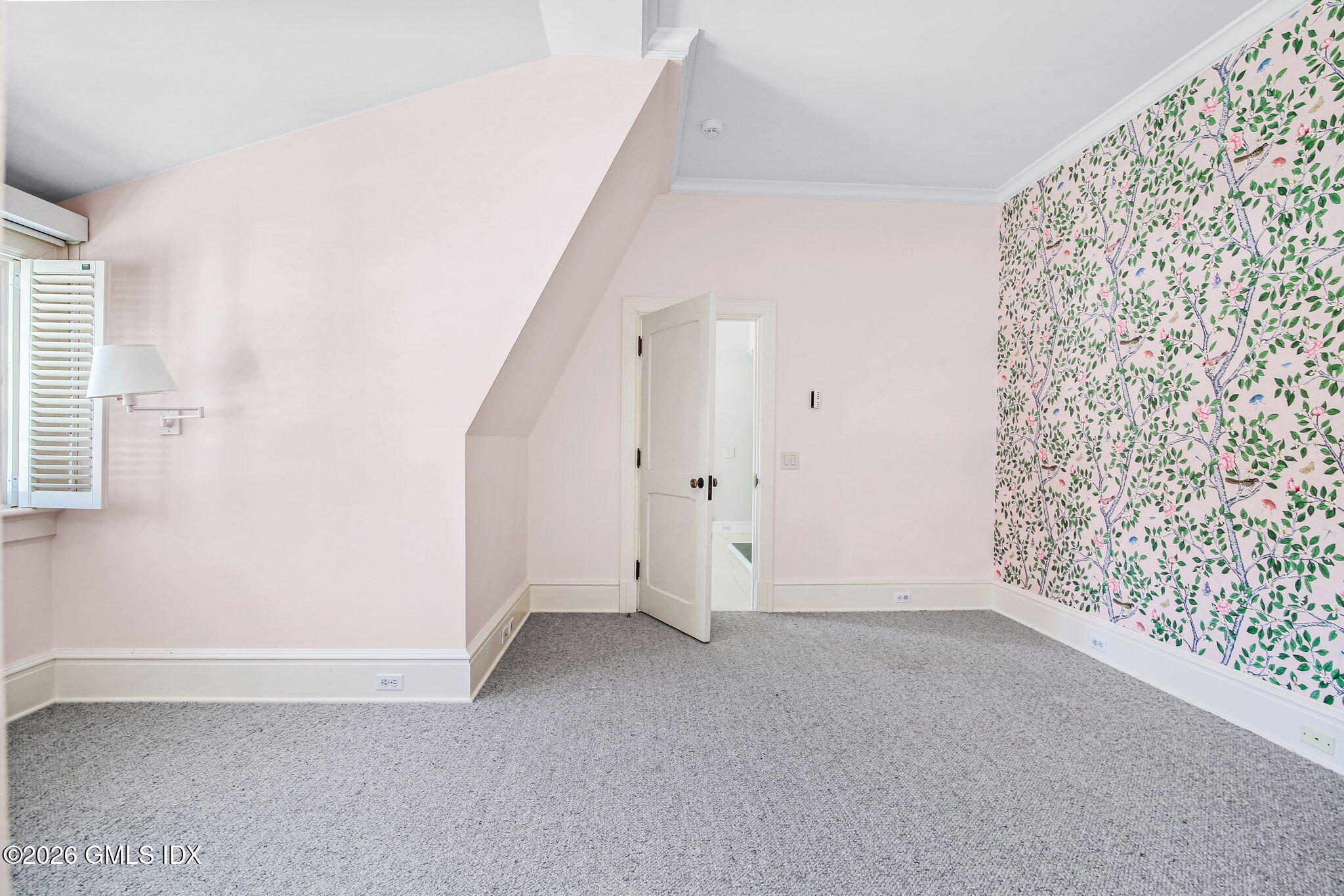 164 Round Hill Road Greenwich, CT 06831 - Photo 40 of 67 a view of small space