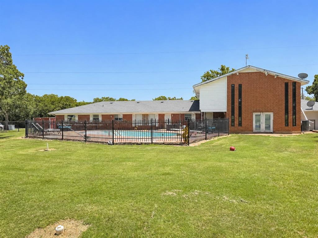 6279 Fm 1758 Road Bowie, TX 76230 - Photo 4 of 35