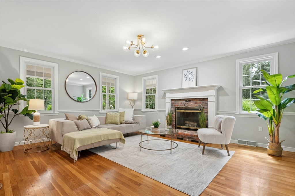 11 Dicarlo Road Hopkinton, MA 01748 - Photo 8 of 41 Gallery Image 8