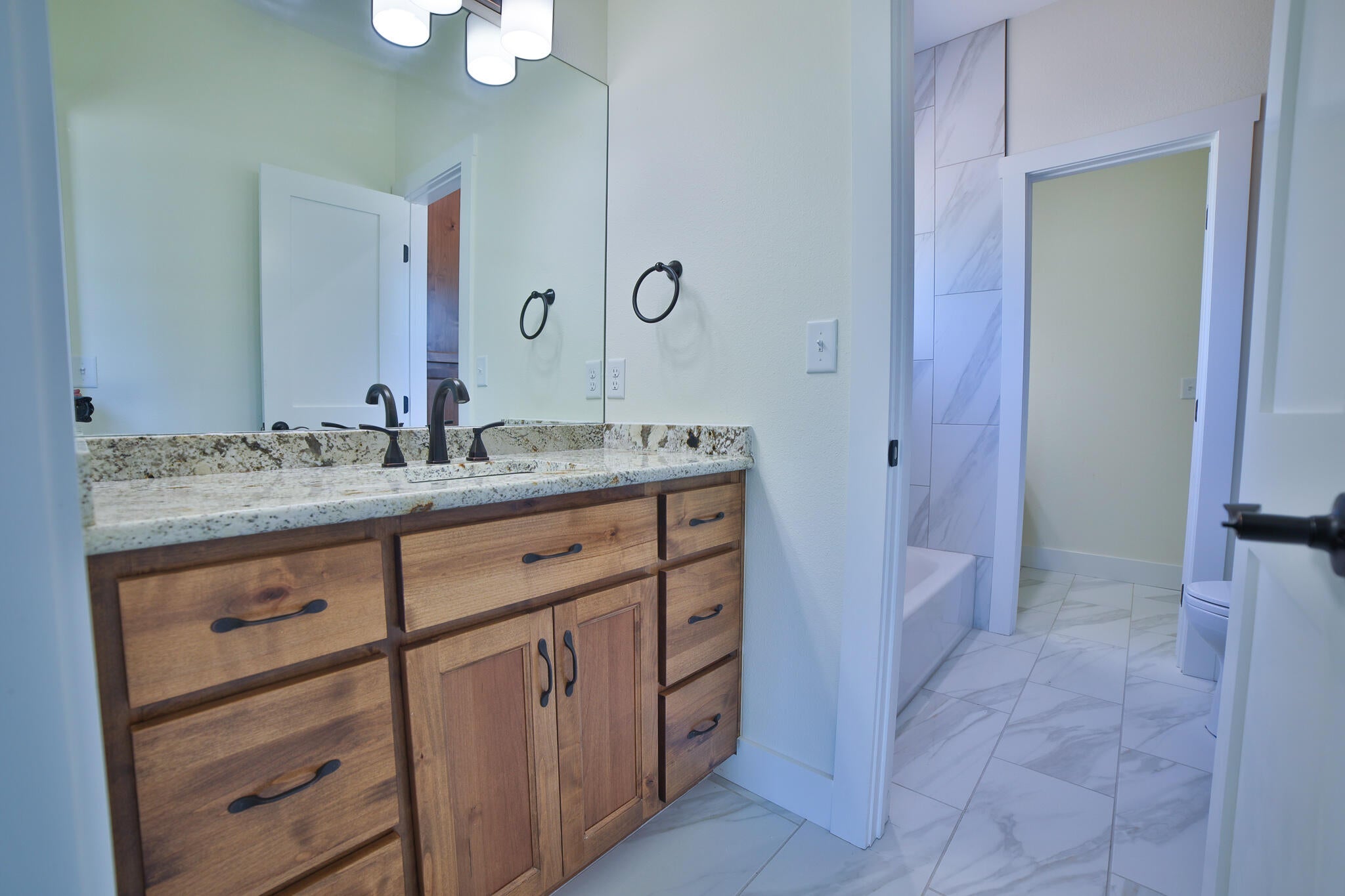 4941 Lost Cove Road Grove, OK 74344 - Photo 37 of 66 Jack & Jill Bath Private Vanities each side
