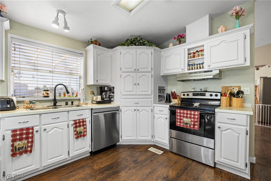 3270 Ash Street Logandale, NV 89021 - Photo 15 of 97