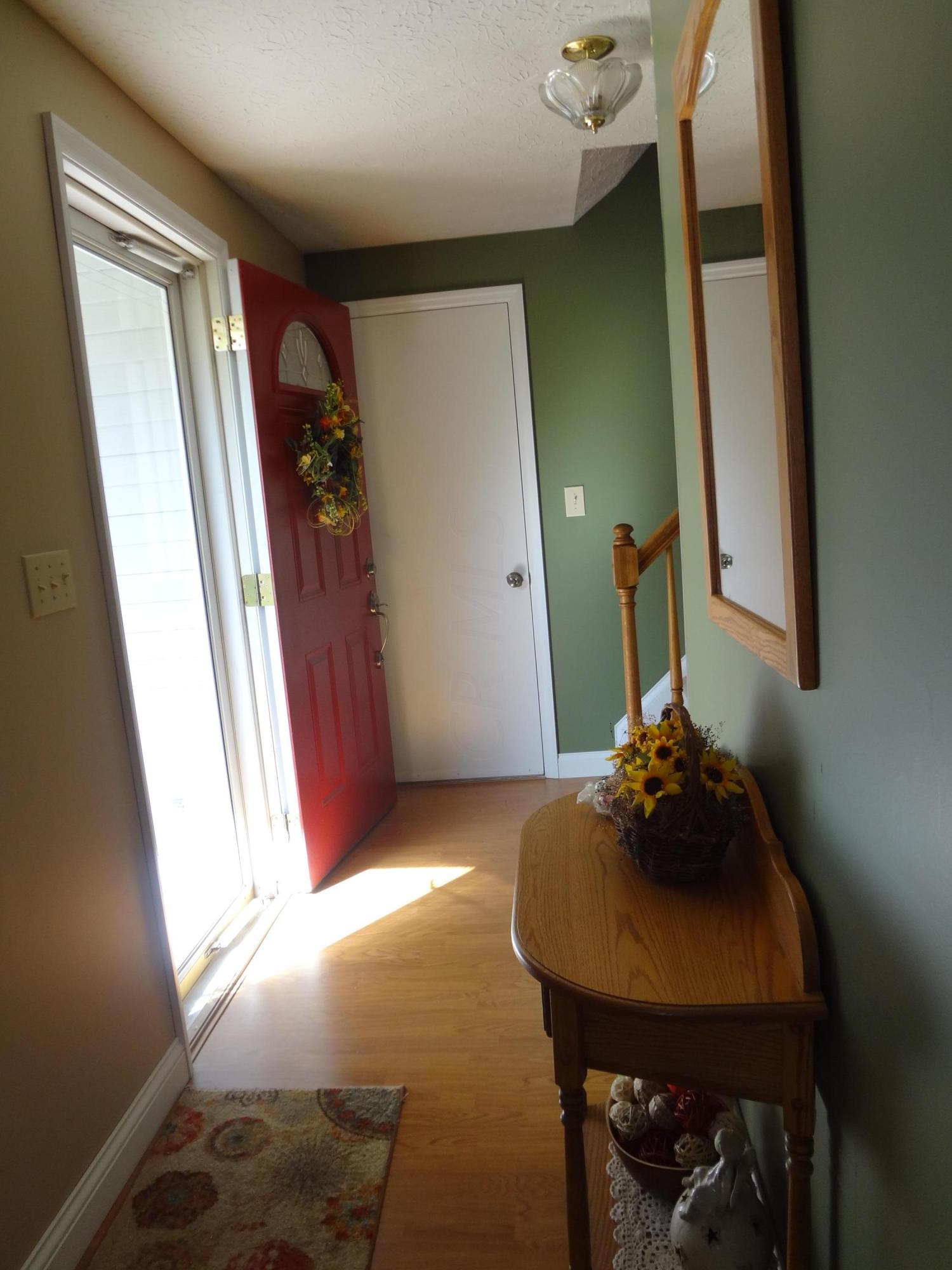 296 Rimbey Avenue Columbus, OH 43230 - Photo 5 of 34 Gallery Image 5