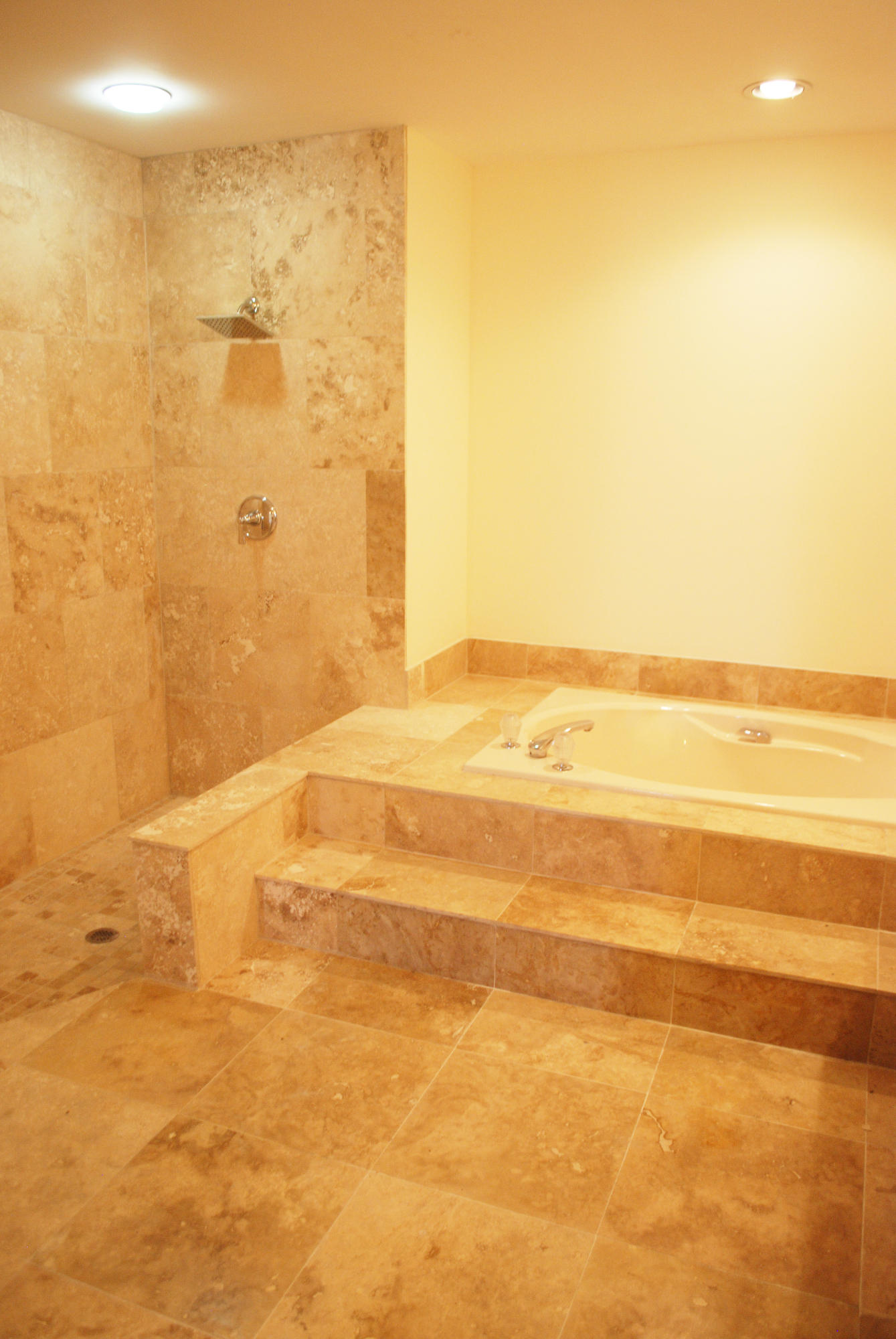 173 Ridge Road Jupiter, FL 33477 - Photo 8 of 32 Master Bath Shower and Tub