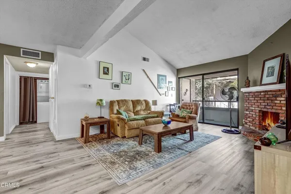 $440,000 | 15511 Sherman Way, Unit 32, Los Angeles, CA 91406