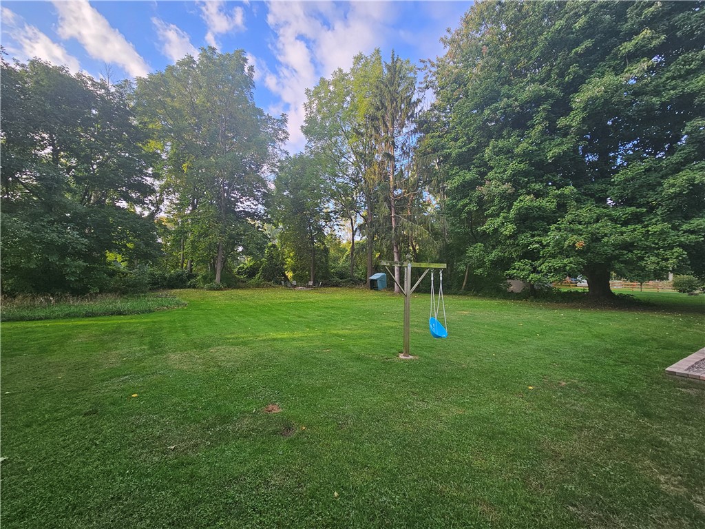 1069 Klem Road Webster, NY 14580 - Photo 4 of 37