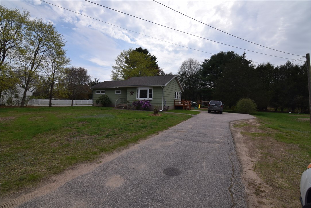 37 Diamond Hill Road Hopkinton, RI 02808 - Photo 3 of 33