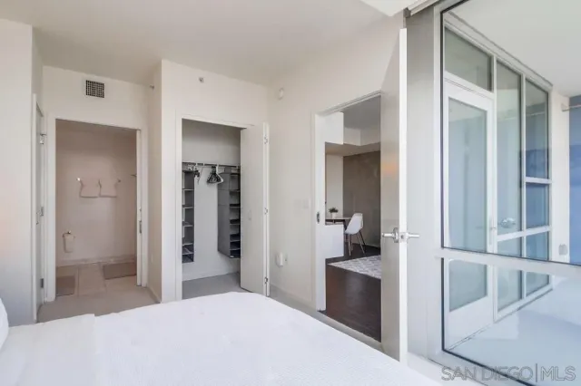 $2,995 | 321 Tenth Avenue, Unit 2103, San Diego, CA 92101