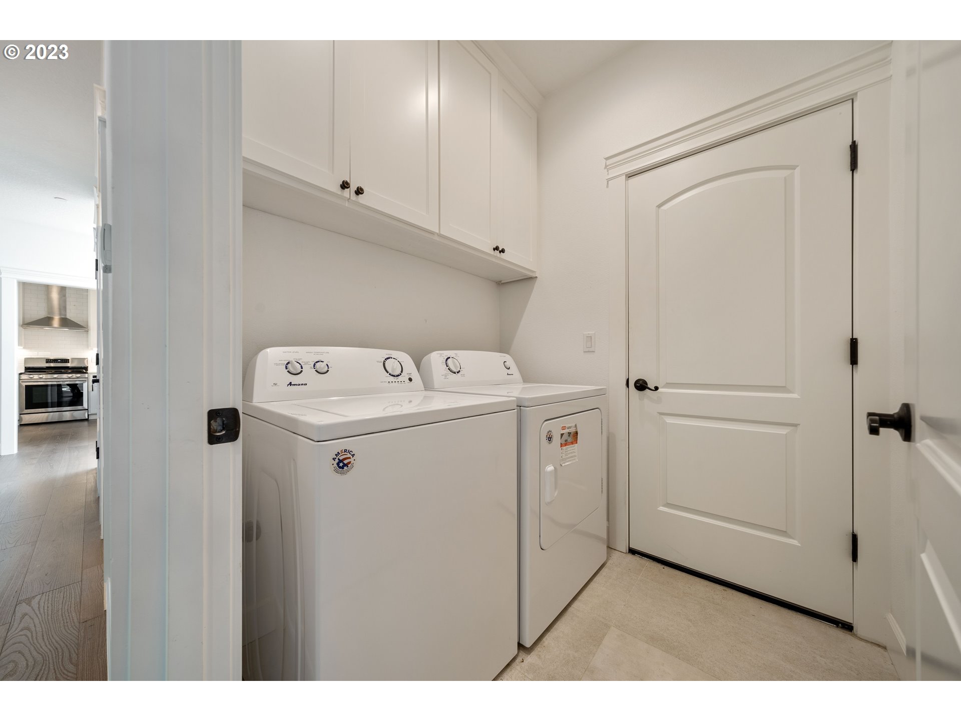 2514 South 19th Court Ridgefield, WA 98642 - Photo 28 of 34 a utility room with dryer and washer
