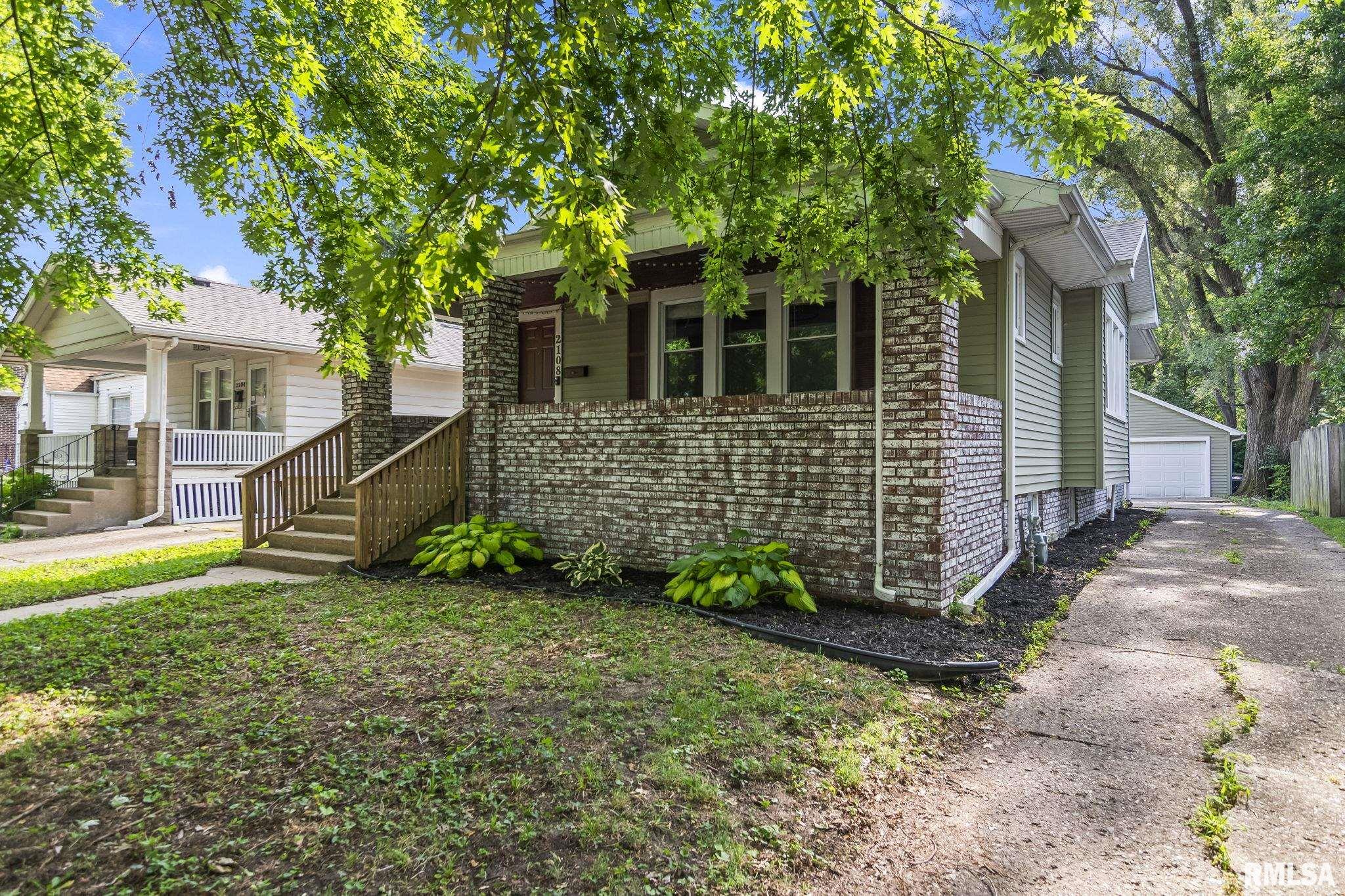 2108 South College Street Springfield, IL 62704 - Photo 2 of 37