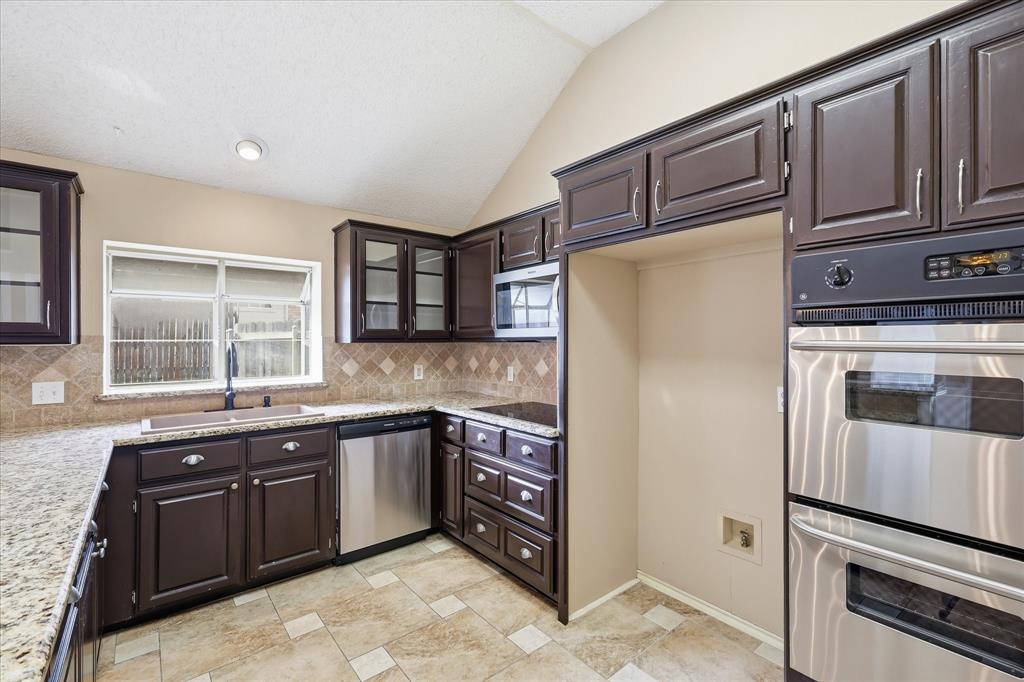 5505 Eagle Rock Road Arlington, TX 76017 - Photo 14 of 34