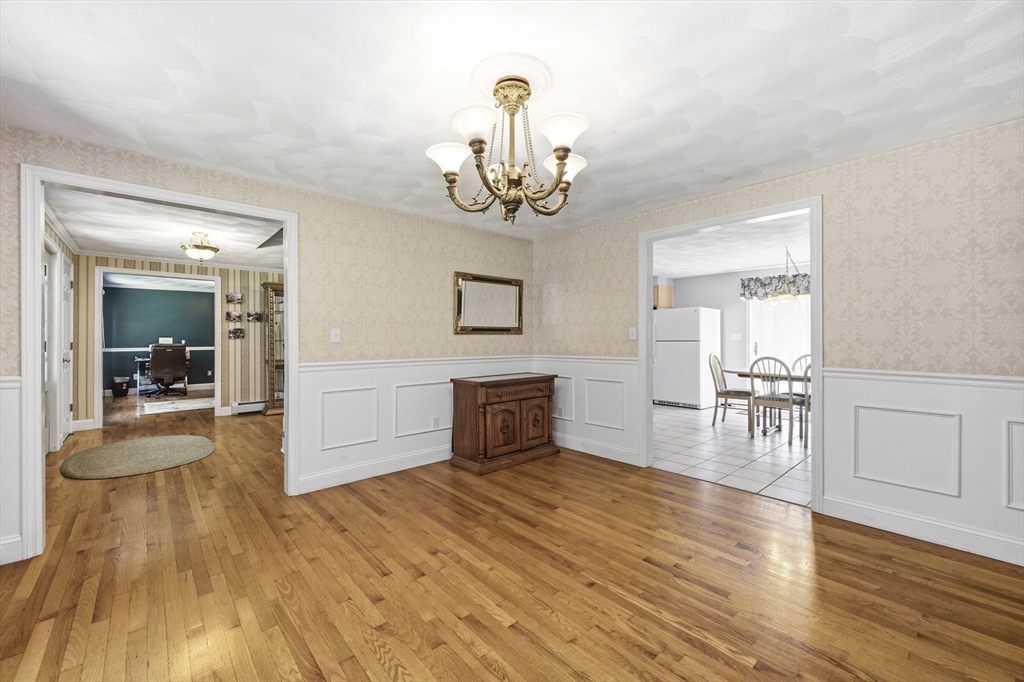 7 Fuller Lane Boxford, MA 01921 - Photo 7 of 39 Gallery Image 7