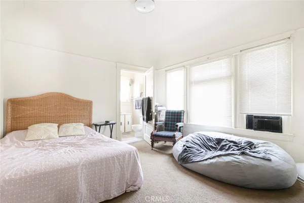 $1,390,000 | 325 South Los Robles Avenue, Pasadena, CA 91101