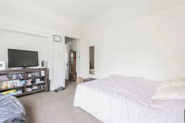 $1,390,000 | 325 South Los Robles Avenue, Pasadena, CA 91101