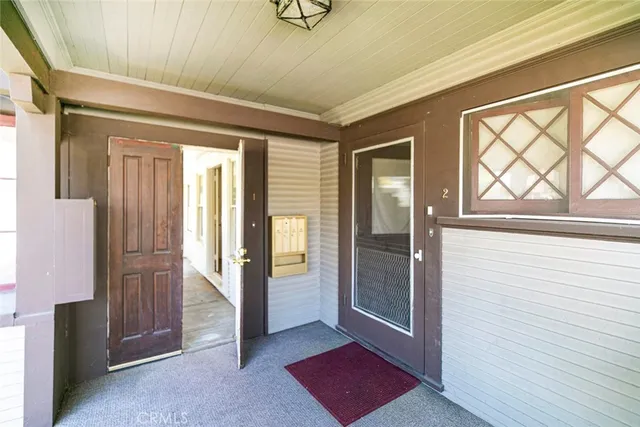 $1,390,000 | 325 South Los Robles Avenue, Pasadena, CA 91101