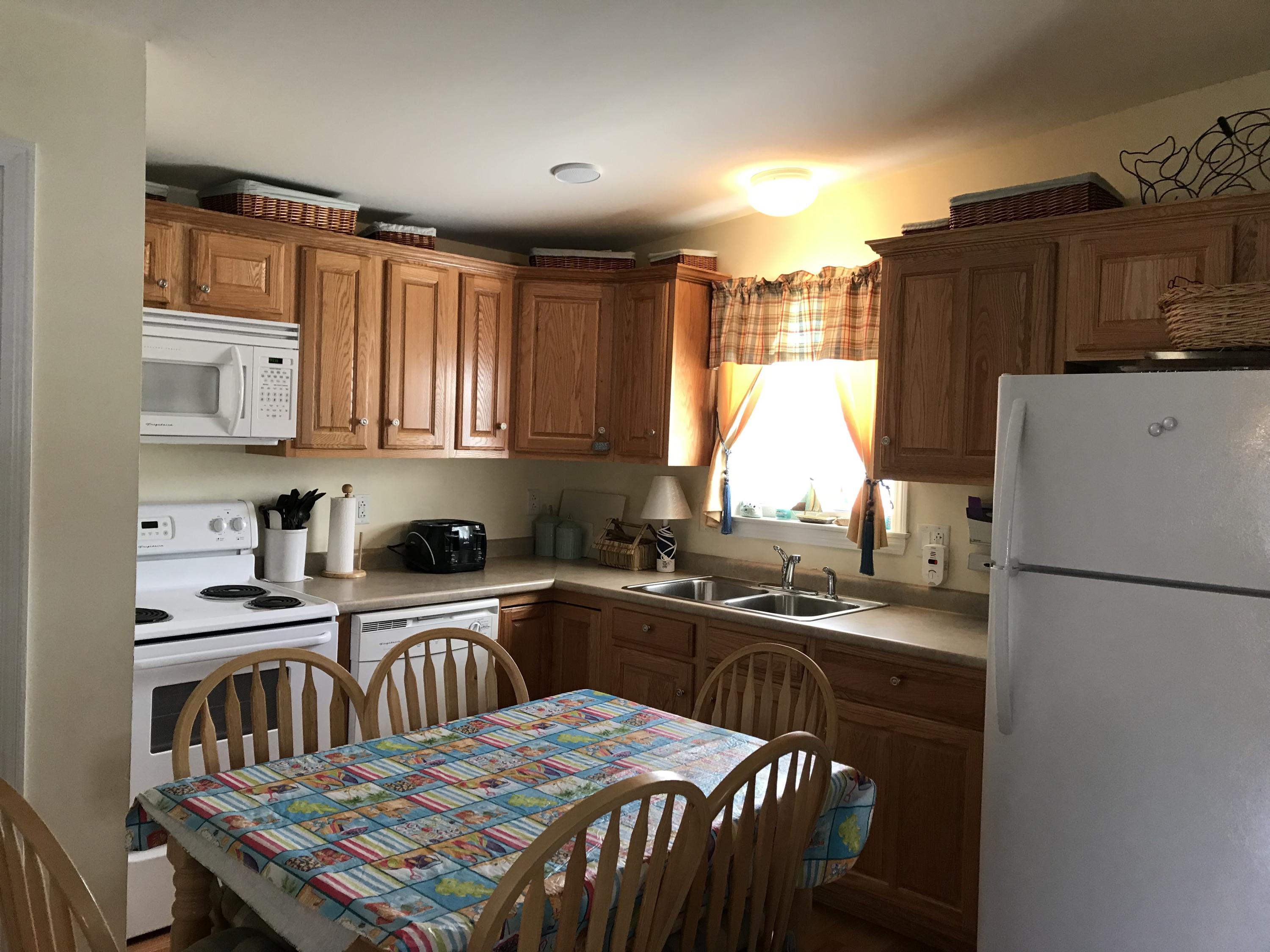 412 Post Road, Unit 103 Wells, ME 04090 - Photo 6 of 23 kitchen
