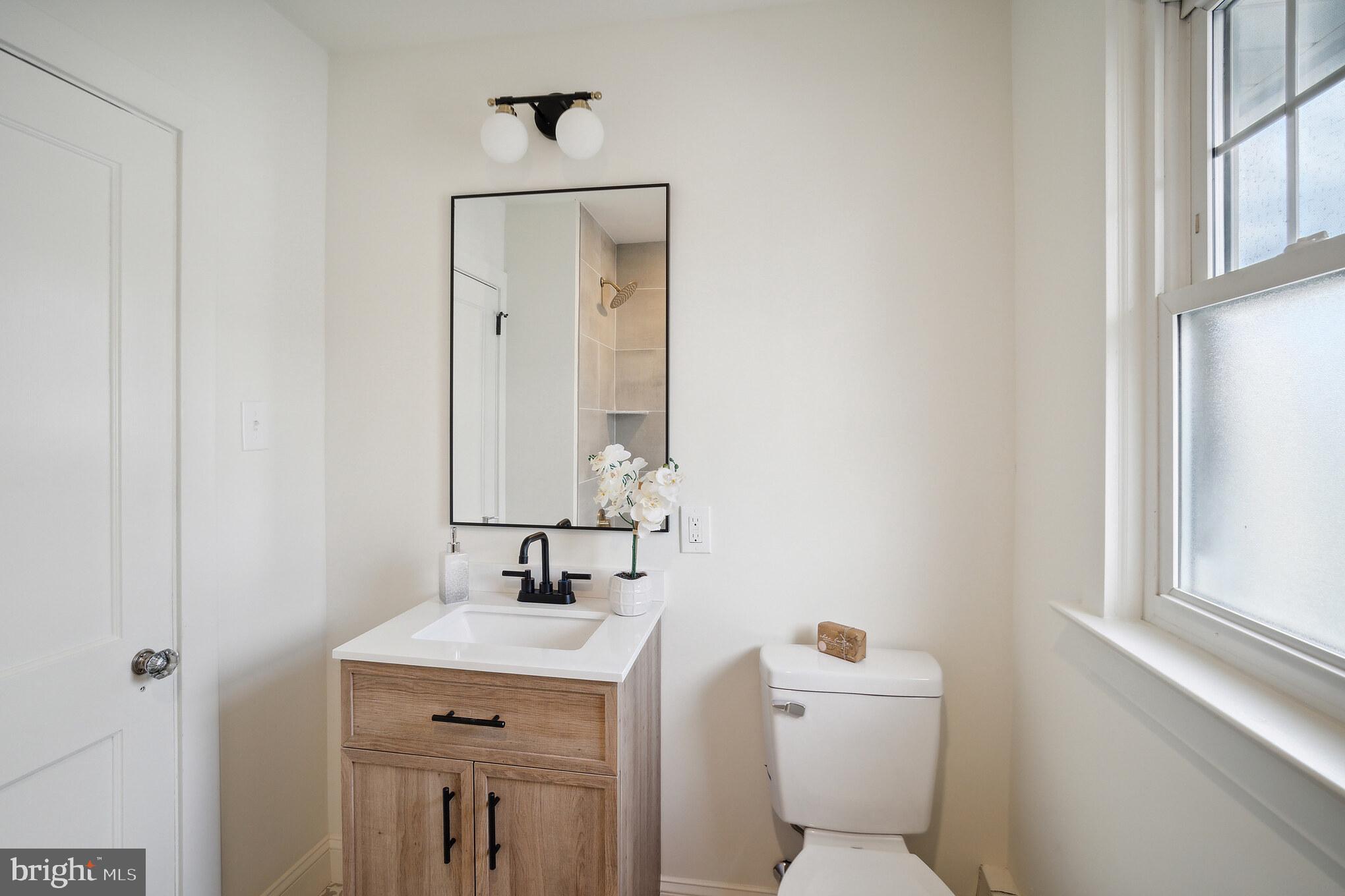 40 Yale Road Havertown, PA 19083 - Photo 21 of 31 Hall Bath