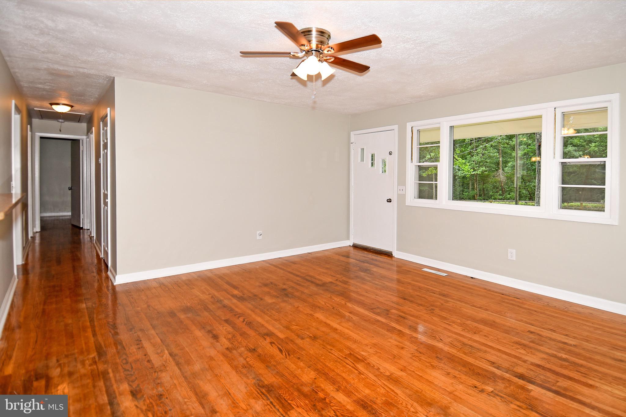 3615 Dumfries Road Catlett, VA 20119 - Photo 11 of 30 Living room