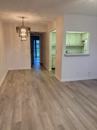 $1,200 | 151 Canterbury East, West Palm Beach, FL 33417