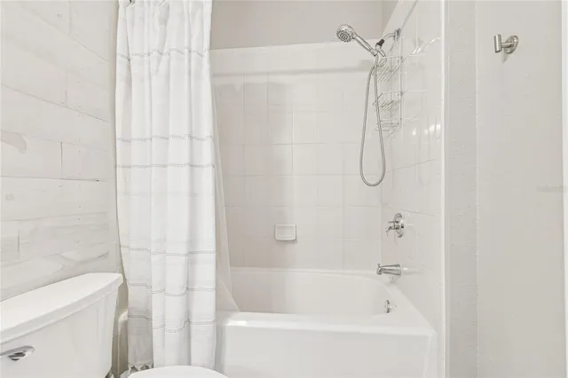 $1,525 | 2405 Courtney Meadows Court, Unit 202, Tampa, FL 33619