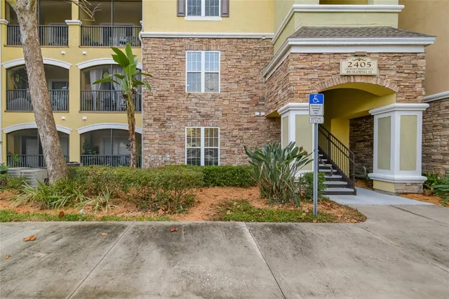$1,525 | 2405 Courtney Meadows Court, Unit 202, Tampa, FL 33619