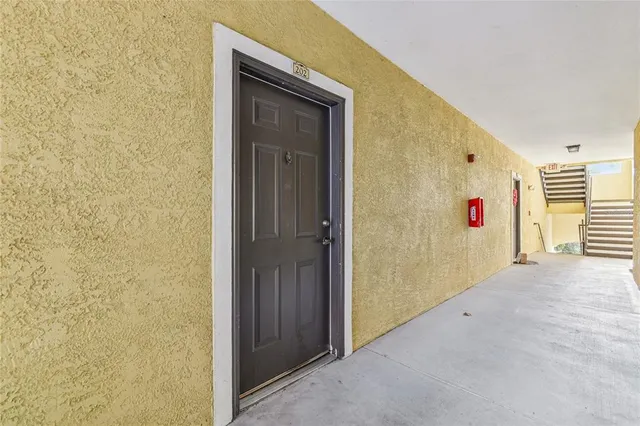 $1,525 | 2405 Courtney Meadows Court, Unit 202, Tampa, FL 33619