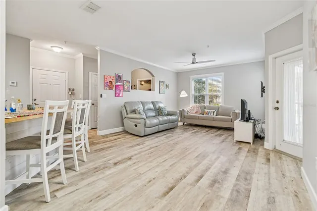 $1,525 | 2405 Courtney Meadows Court, Unit 202, Tampa, FL 33619