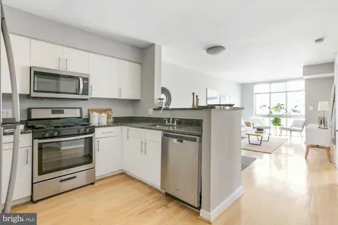 $2,100 | 1000 New Jersey Avenue Southeast, Unit 516, Washington, DC 20003