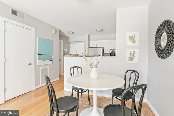 $2,100 | 1000 New Jersey Avenue Southeast, Unit 516, Washington, DC 20003