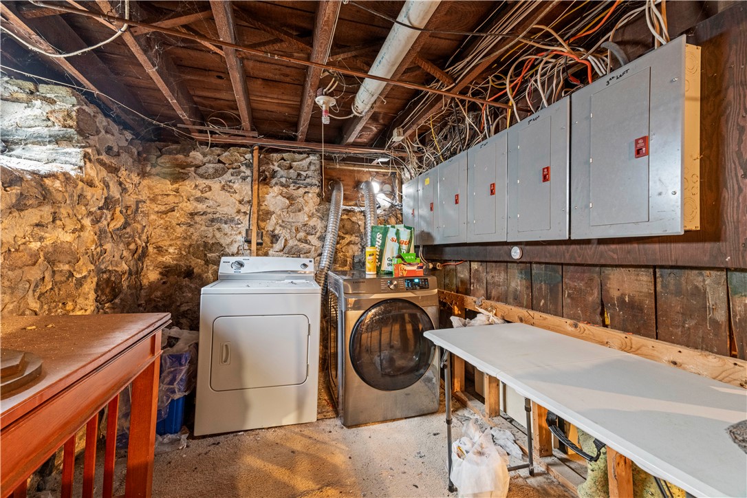 341 Burnside Avenue Woonsocket, RI 02895 - Photo 34 of 42