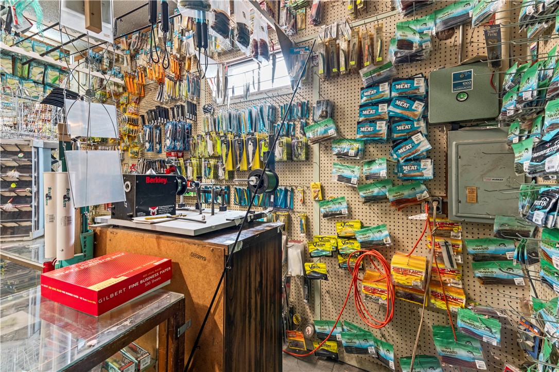 341 Burnside Avenue Woonsocket, RI 02895 - Photo 8 of 42