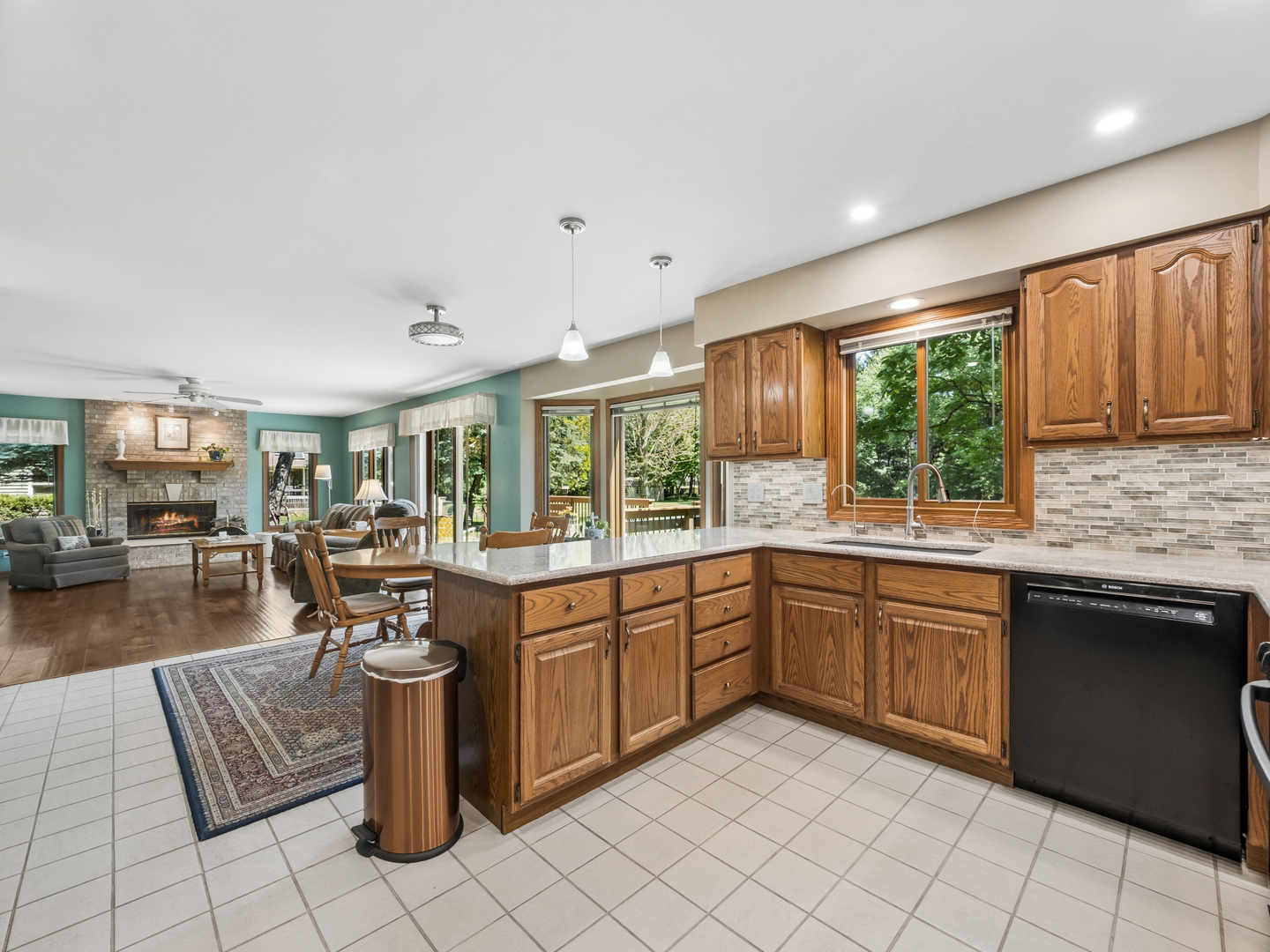 8814 Galleria Court Spring Grove, IL 60081 - Photo 5 of 31