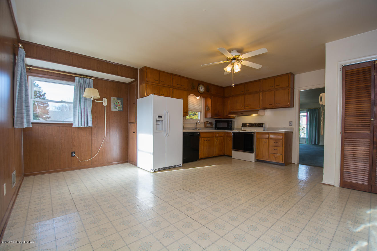 3739 Rouge Way Louisville, KY 40218 - Photo 12 of 40 Eat-In Kitchen