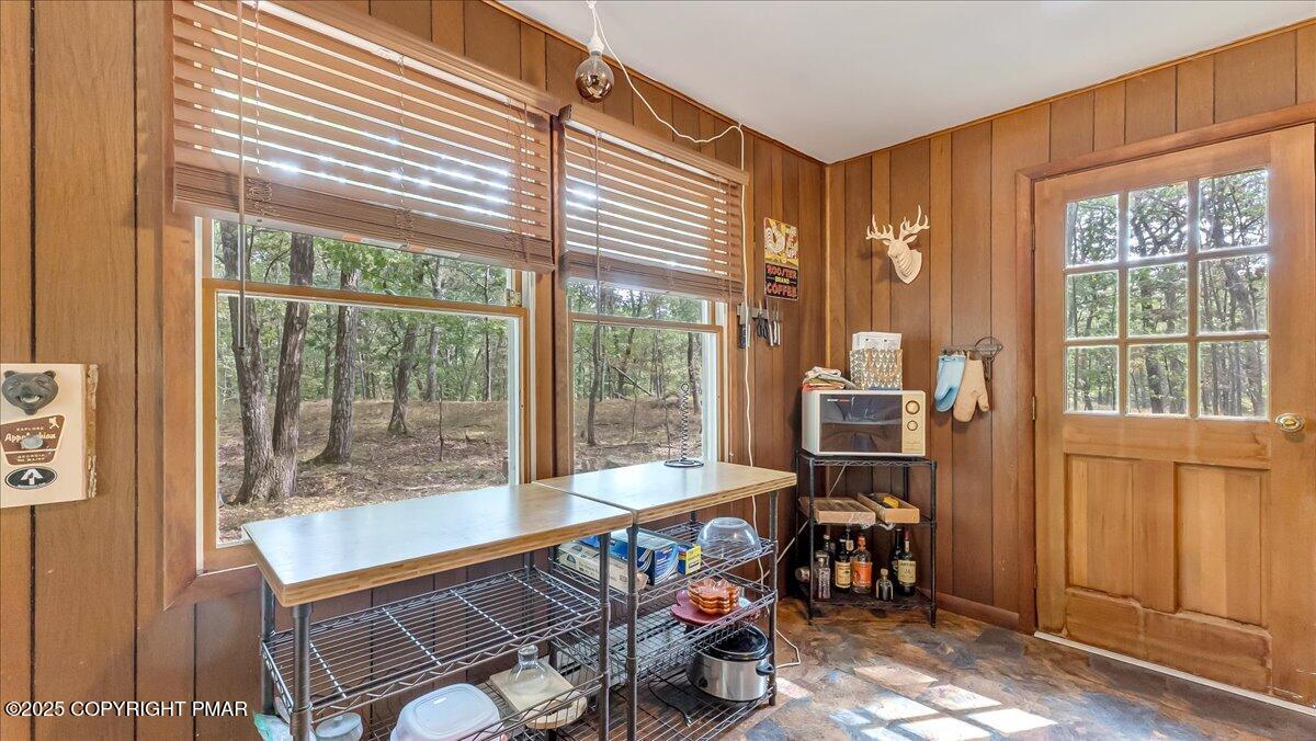 138 Badger Drive Bushkill, PA 18324 - Photo 12 of 44 20-Photo Sep 04 2025, 2 06 05 PM (1)