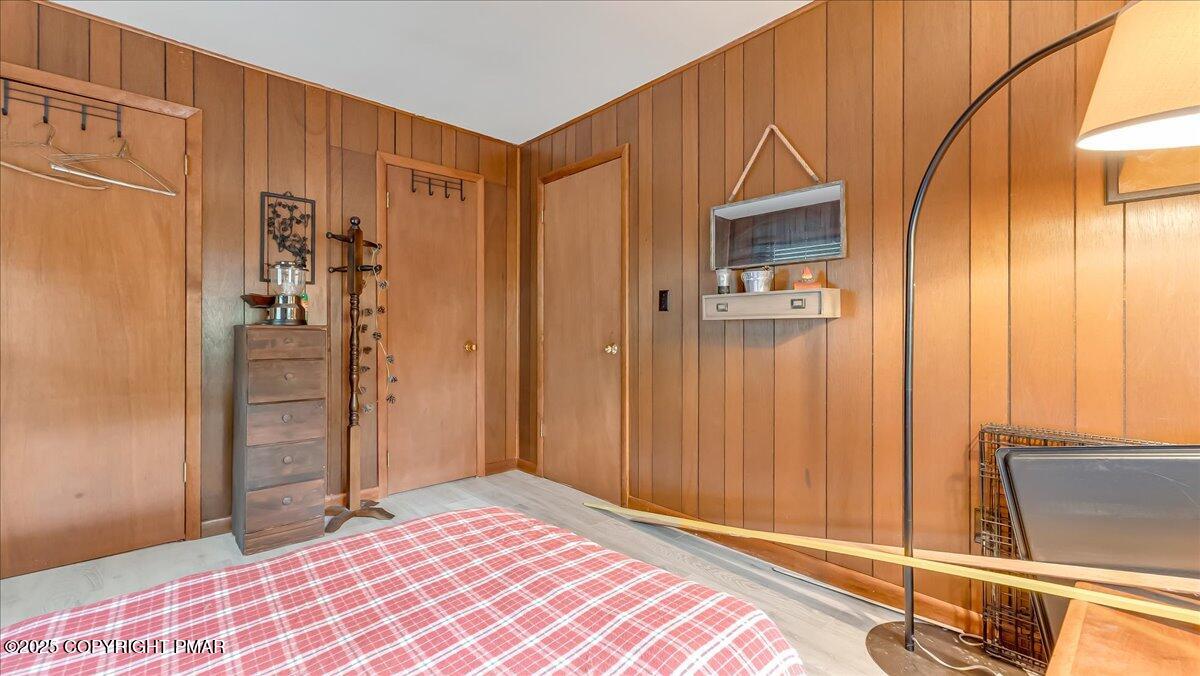 138 Badger Drive Bushkill, PA 18324 - Photo 15 of 44 22-Photo Sep 04 2025, 2 09 10 PM (1)